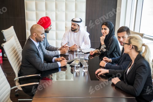 Preview: Business team in Dubai