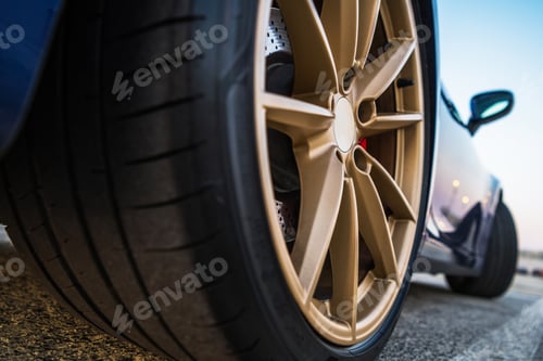 Preview: Sport Looking Vehicle Golden Alloy Wheels
