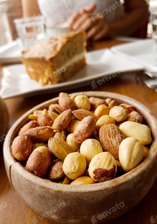 Preview: Peanuts, walnuts, almonds, hazelnuts and cashews mixed together