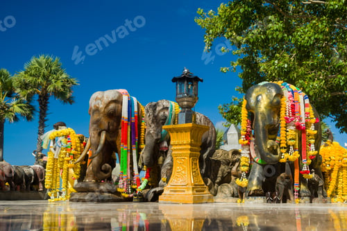Preview: Elephants at the Phuket lighthouse Prom THep