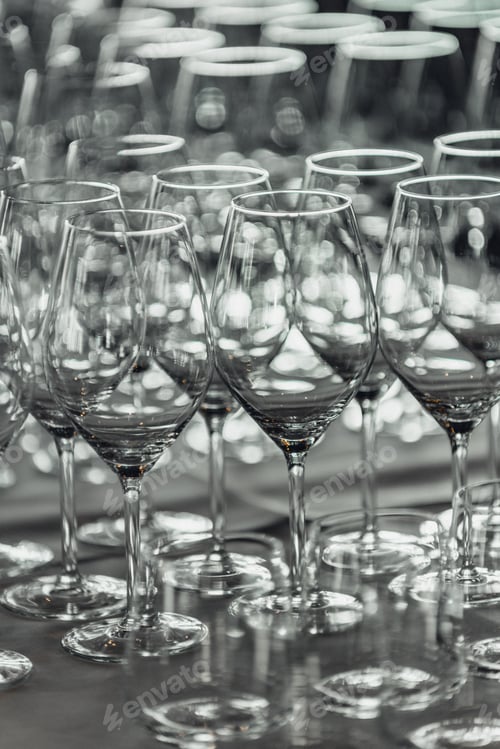Preview: Wine Glasses