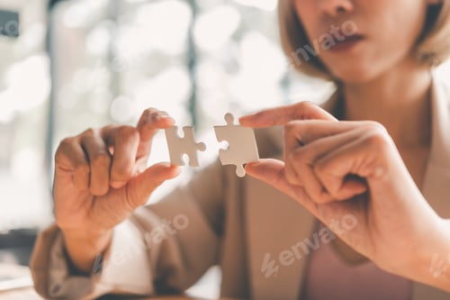Preview: Business people are taking puzzles to connect. Ideas about building a business network.