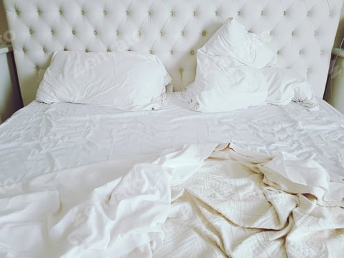 Preview: Bed white on white sheets pillows