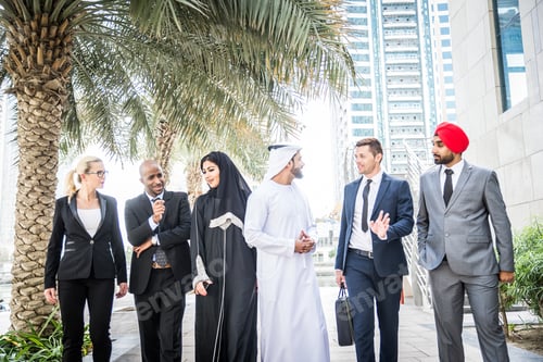 Preview: Business team in Dubai
