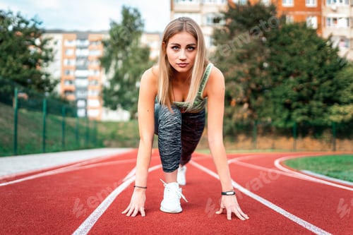 Preview: Slender girl getting ready to run