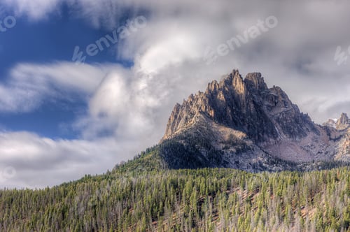 Preview: The spires of Braxon Peak in Idaho.