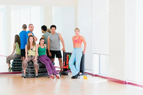 Preview: Group of people in exercise studio