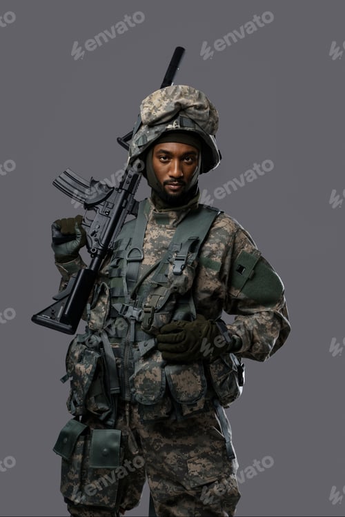 Preview: Dark skinned soldier in military uniform