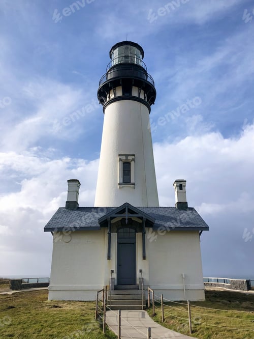 Preview: Yaquina Head Lighthouse: Iconic Beacon Standing Tall on the Oregon Coast