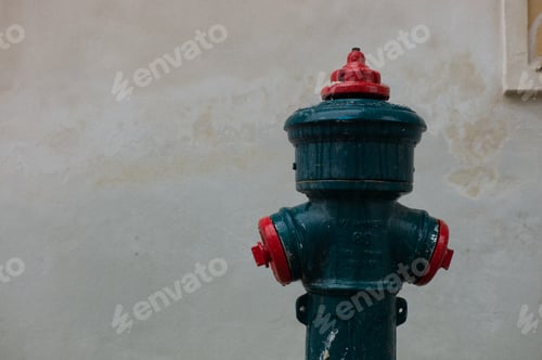 Preview: hydrant on the street