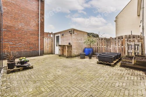 Preview: Neat patio with sitting area