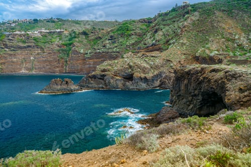 Preview: Rugged cliffs and vibrant waters along the El Sauzal coast in Tenerife