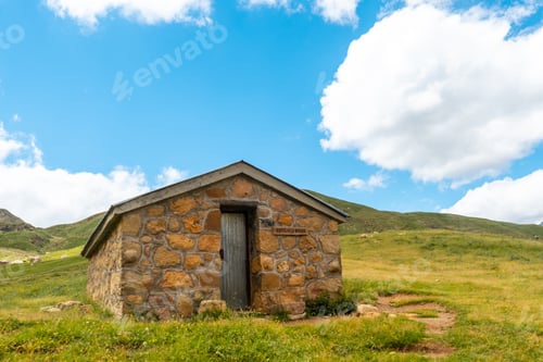 Preview: Dero Verde mountain refuge in the Ripera valley, Pyrenees