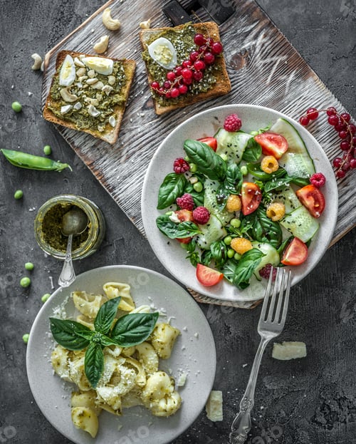 Preview: Vegetarian dinner - salad and wine