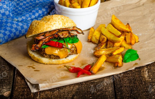 Preview: Homemade chilli burger with home spicy fries