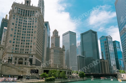 Preview: Big Building On A Street On Chicago Downtown