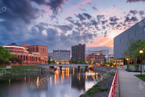 Preview: Rochester, Minnesota, USA Cityscape on the Zumbro River