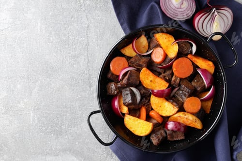 Preview: Concept of tasty food with beef with vegetables, space for text