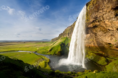 Preview: Seljalandsfoss, Iceland