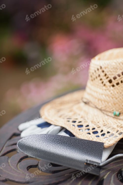 Preview: Gardening equipment on a chair
