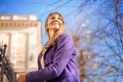 Preview: Portrait of a young happy woman