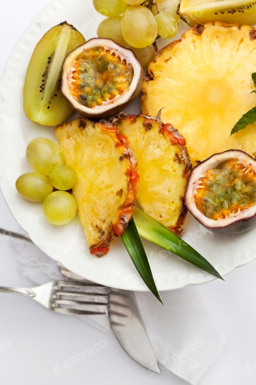 Preview: Fresh Fruits Platter with Kiwi and Pineapple