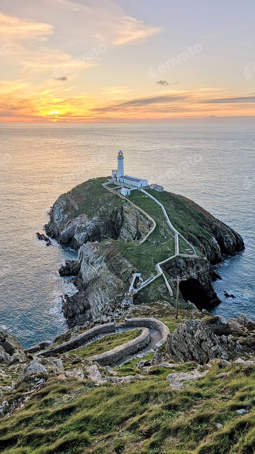Preview: South Stack Lighthouse at Sunset