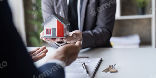 Preview: The house selling broker holds the keys and the model house is given to the customers,Real estate