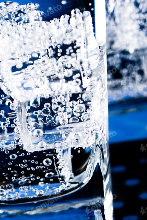 Preview: ice cubes and water bubbles