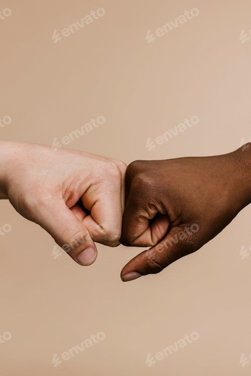 Preview: Fistbump