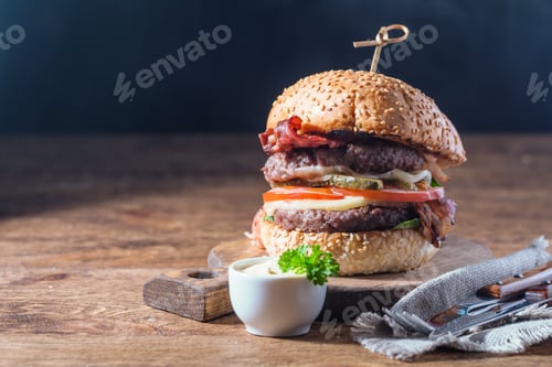 Preview: Delicious fresh homemade burger
