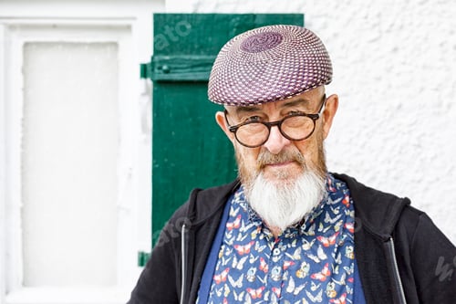 Preview: an old man and his glasses