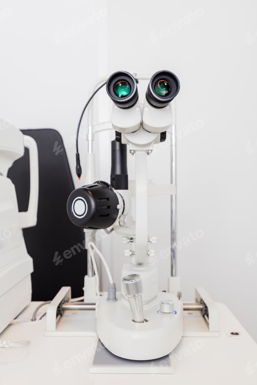 Preview: Optician's machine for eye examination.