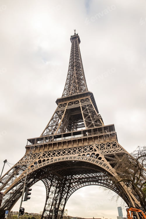 Preview: Eiffel Tower in Paris, France