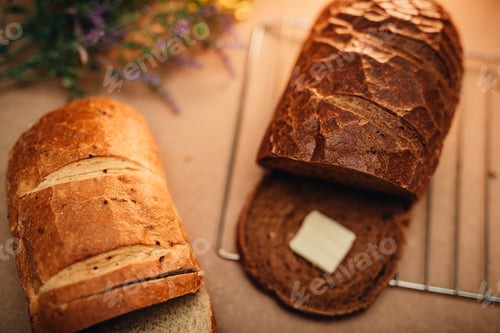 Preview: Close up of freshly baked artisan bread in kitchen at home