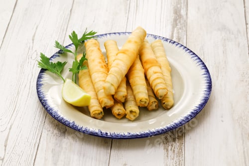 Preview: Sigara borek, Cigar-like Turkish spring rolls.