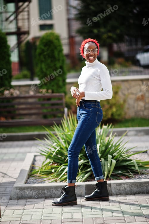 Preview: Modern fashionable african muslim woman