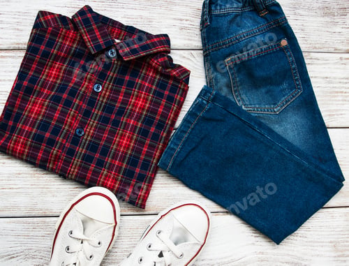 Preview: Checkered shirt and jeans