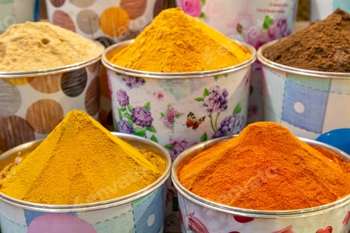 Preview: Curry spice next to turmeric and paprika in Dubai spice souq