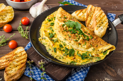 Preview: Herb omelette with chives and oregano sprinkled with Herb omelette with chili flakes