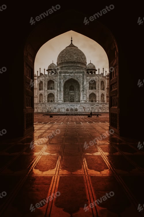 Preview: Travel phone wallpaper, the Taj Mahal in Agra, India, vivid tone