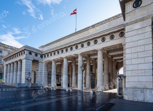Preview: Outer Castle Gate at Heldenplatz - Vienna, Austria