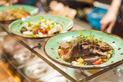 Preview: Social distance salads. Healthy takeaway food in cafe during quarantine,