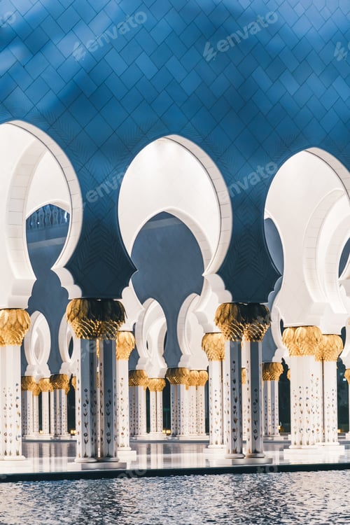 Preview: Sheikh Zayed Grand Mosque in Abu Dhabi is worship place and popular touristic attraction .