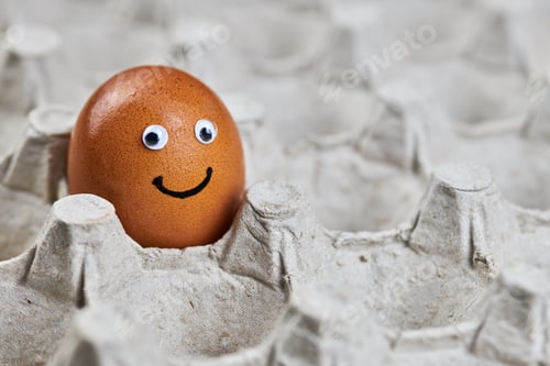 Preview: Happy Egg with Googly Eyes in Egg Carton
