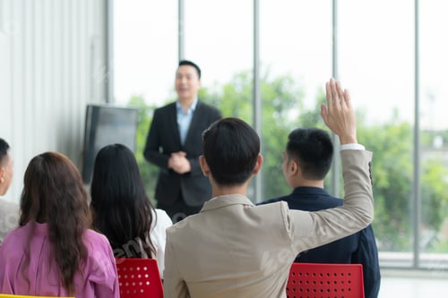Preview: A group of business people organizes a seminar. Discuss the success of doing business