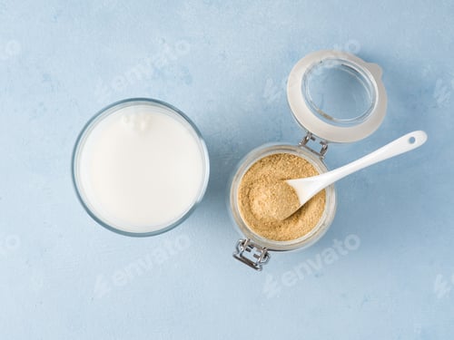 Preview: Milk and Nutritional inactive yeast top view