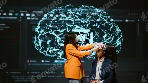Preview: Neuroscientist does demonstration at AI forum in front of businessmen