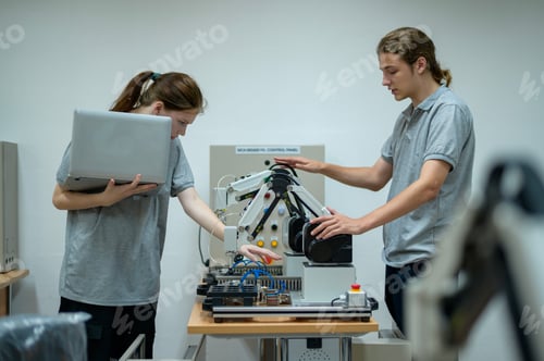 Preview: Trainee Robotics engineer learning with Programming and Manipulating Robot Hand