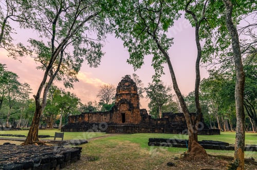 Vista previa: Prasat Muang Sing are Ancient ruins of Khmer temple in historical park